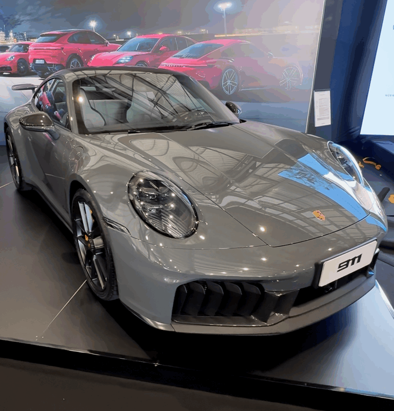 Porsche 911 exposto no Catarina Aviation Show 2025