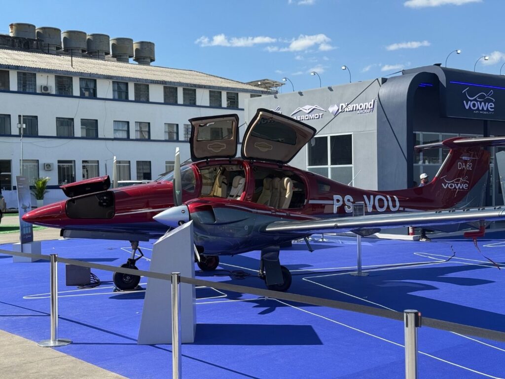 Aeronave exposta na LABACE 2026, em São Paulo